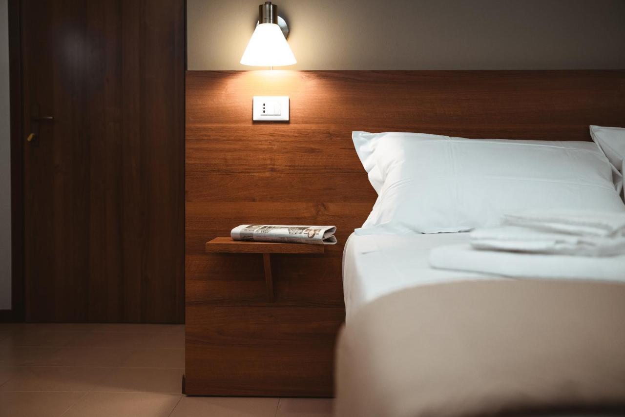 Albergo Commercio 팔마노바 외부 사진